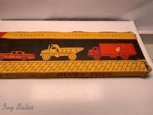 VINTAGE DINKY TOYS #754 PAVEMENT SET WITH ORIGINAL BOX