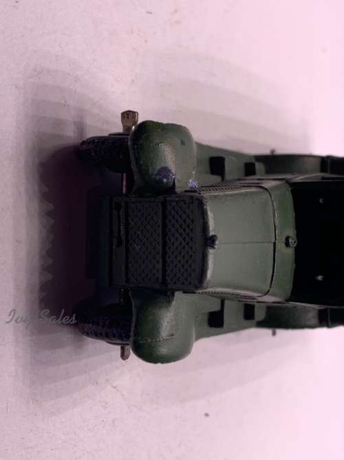 DINKY TOYS #152b ARMY 6 WHEELED RECONNAISSANCE VEHICLE