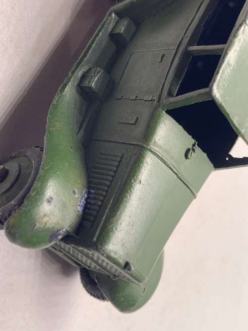 DINKY TOYS #152b ARMY 6 WHEELED RECONNAISSANCE VEHICLE