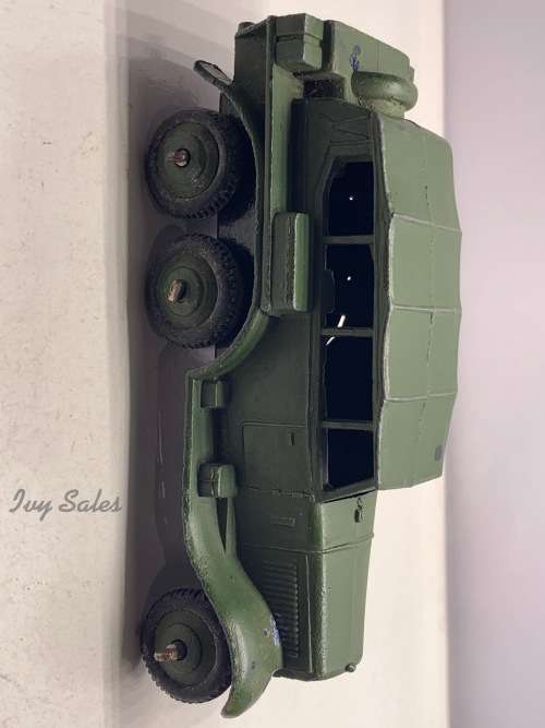 DINKY TOYS #152b ARMY 6 WHEELED RECONNAISSANCE VEHICLE
