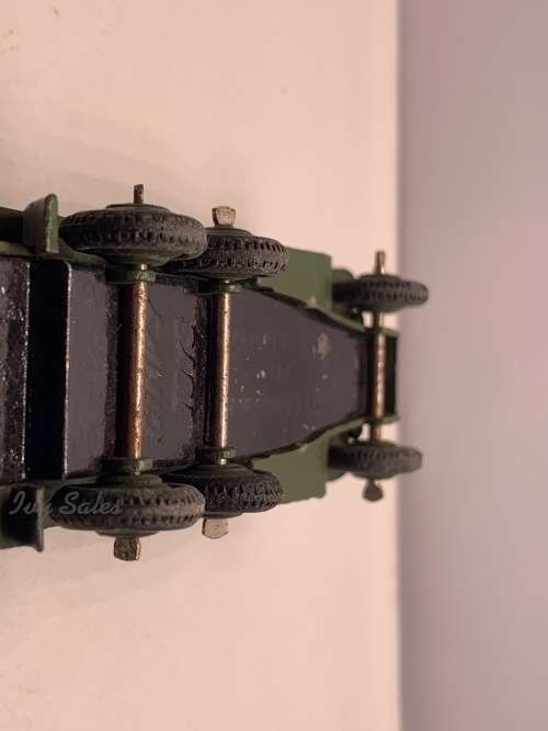 DINKY TOYS #152b ARMY 6 WHEELED RECONNAISSANCE VEHICLE