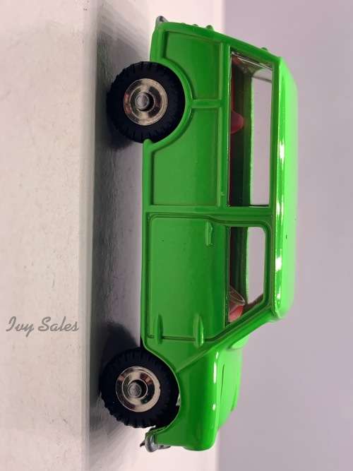 DeAgostini Dinky Toys #197 Morris Mini Traveller