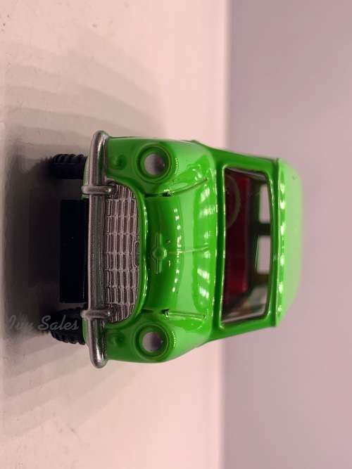 DeAgostini Dinky Toys #197 Morris Mini Traveller
