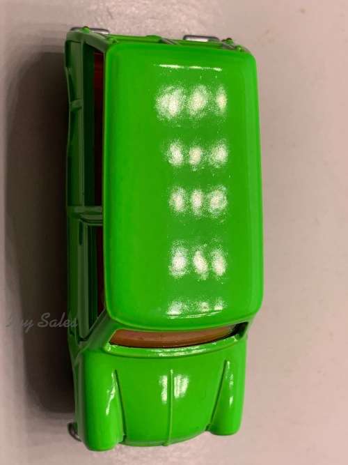 DeAgostini Dinky Toys #197 Morris Mini Traveller