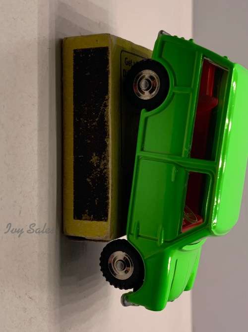DeAgostini Dinky Toys #197 Morris Mini Traveller