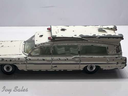 DINKY TOYS #263 SUPERIOR CRITERION AMBULANCE
