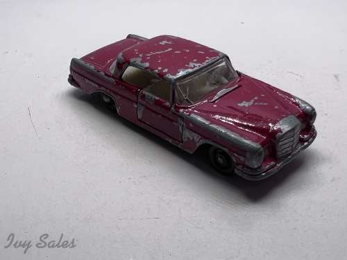 Matchbox #53 Mercedes Benz 220SE