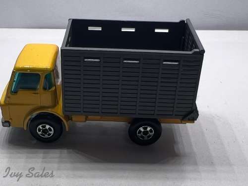 Matchbox Superfast #37 Dodge Cattle Truck