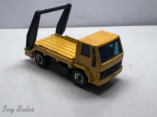 MATCHBOX SKIP TRUCK