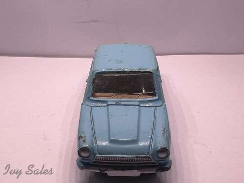 Dinky Toys #139 Ford Cortina