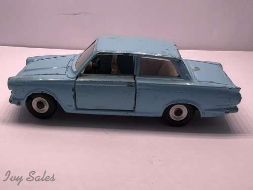 Dinky Toys #139 Ford Cortina