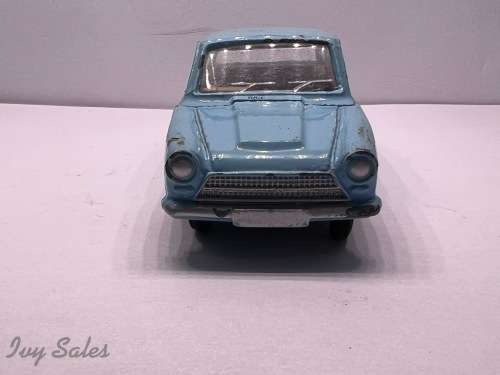 Dinky Toys #139 Ford Cortina