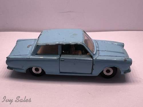 Dinky Toys #139 Ford Cortina