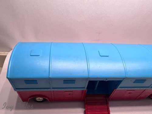 Corgi Major Toys #1130 CHIPPERFIELD`S CIRCUS Bedford Articulated Horse Box & 6 Horses