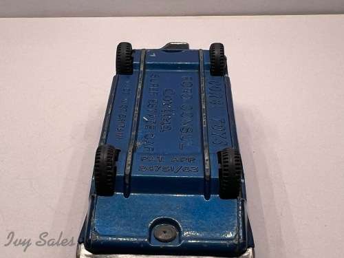 Corgi Toys #491 FORD CONSUL CORTINA SUPER ESTATE