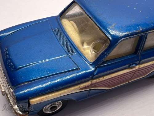 Corgi Toys #491 FORD CONSUL CORTINA SUPER ESTATE