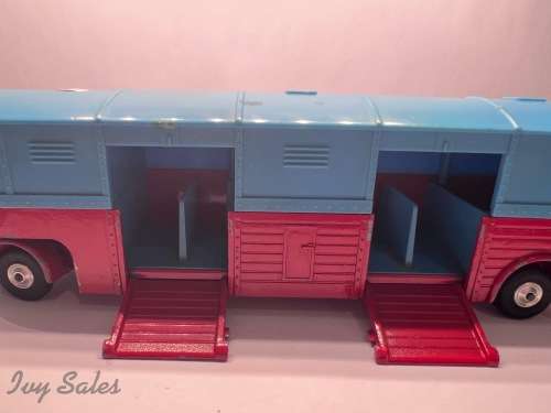 Corgi Major Toys Articulated Horse Box Chipperfields Circus