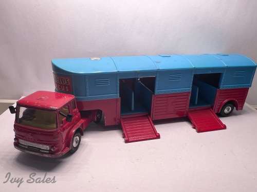 Corgi Major Toys Articulated Horse Box Chipperfields Circus