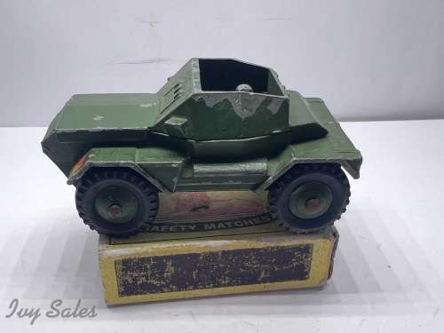 DINKY TOY #673 Army Scout Car