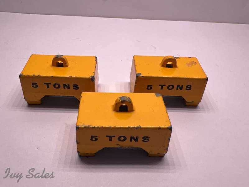 Dinky Supertoys #936 Leyland 8 Wheeled Chassis with Original Box