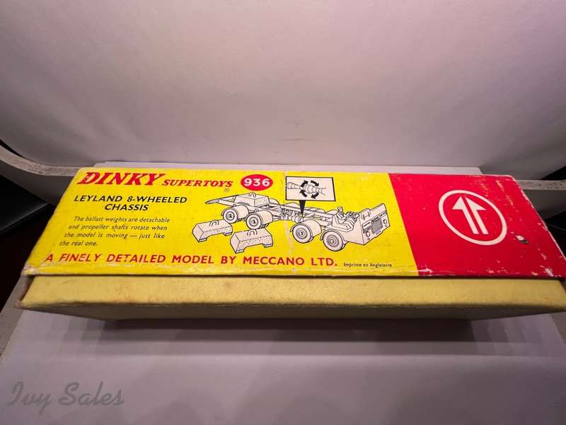 Dinky Supertoys #936 Leyland 8 Wheeled Chassis with Original Box