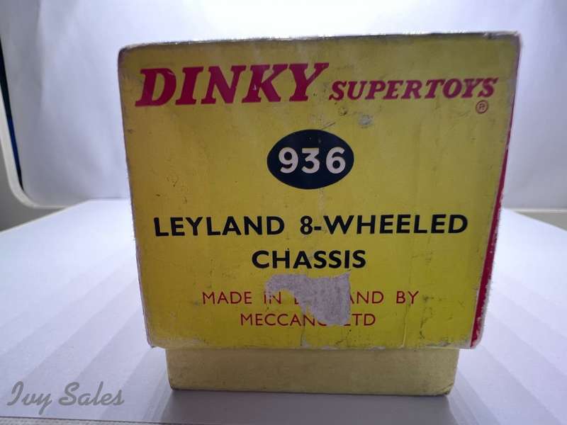 Dinky Supertoys #936 Leyland 8 Wheeled Chassis with Original Box