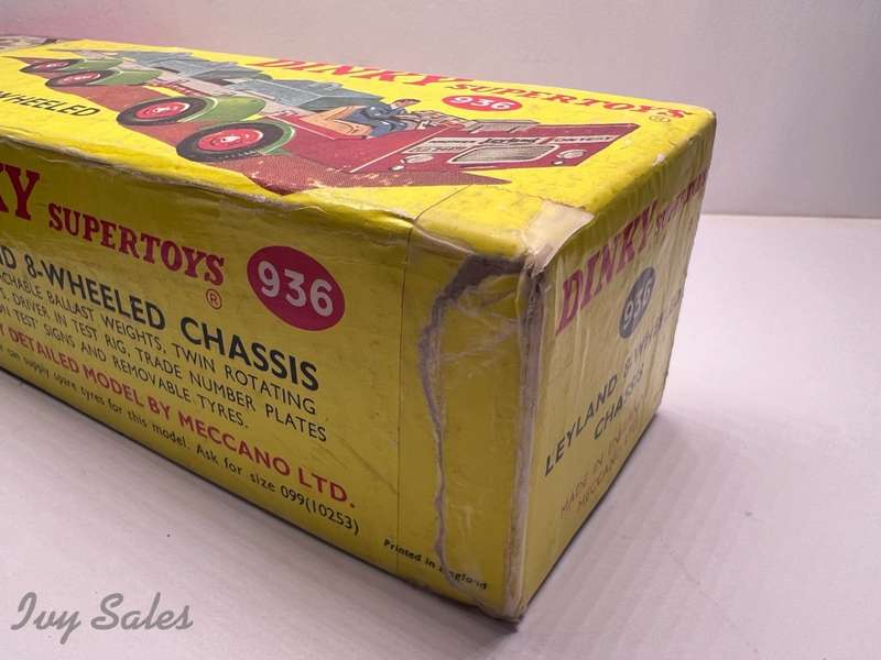 Dinky Supertoys #936 Leyland 8 Wheeled Chassis with Original Box