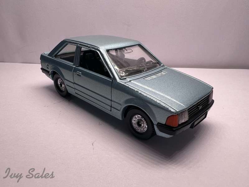 Corgi Toys #334 Ford Escort 1.3 GL