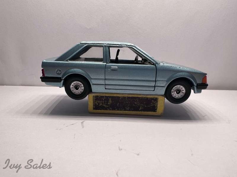 Corgi Toys #334 Ford Escort 1.3 GL