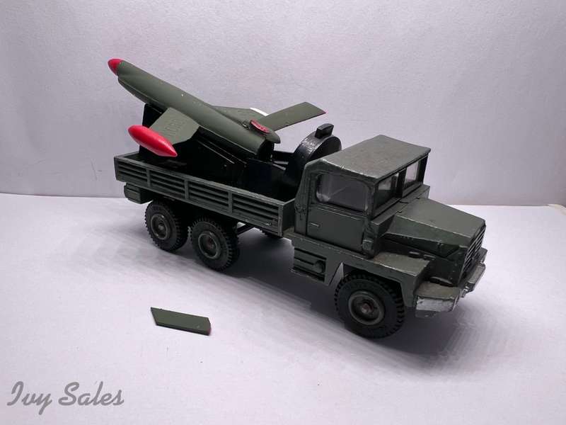 Dinky Military #620 - Berliet Missile Launcher + Missile