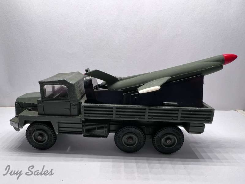 Dinky Military #620 - Berliet Missile Launcher + Missile