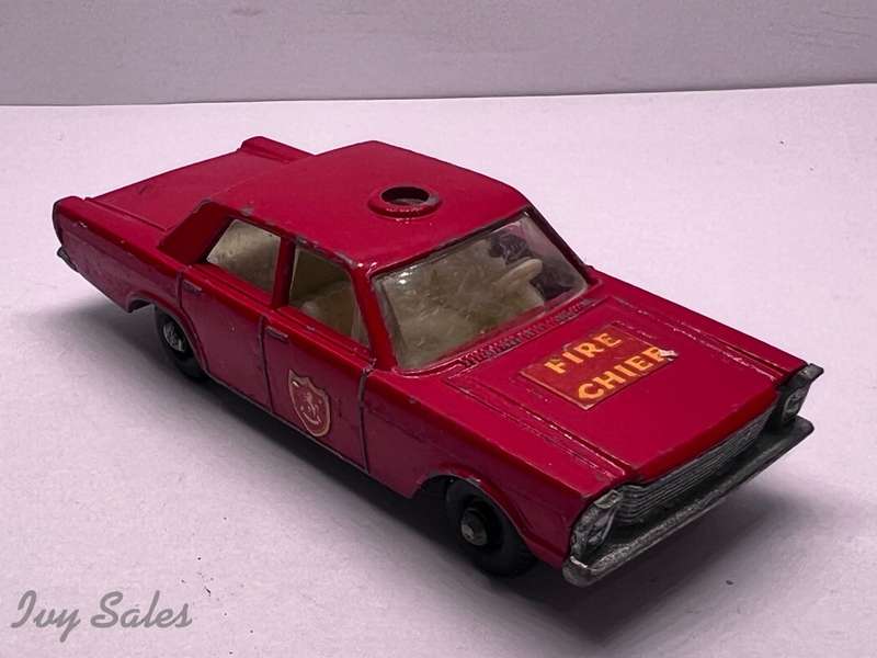 Matchbox #59 Ford Fairlane Fire Chief Car