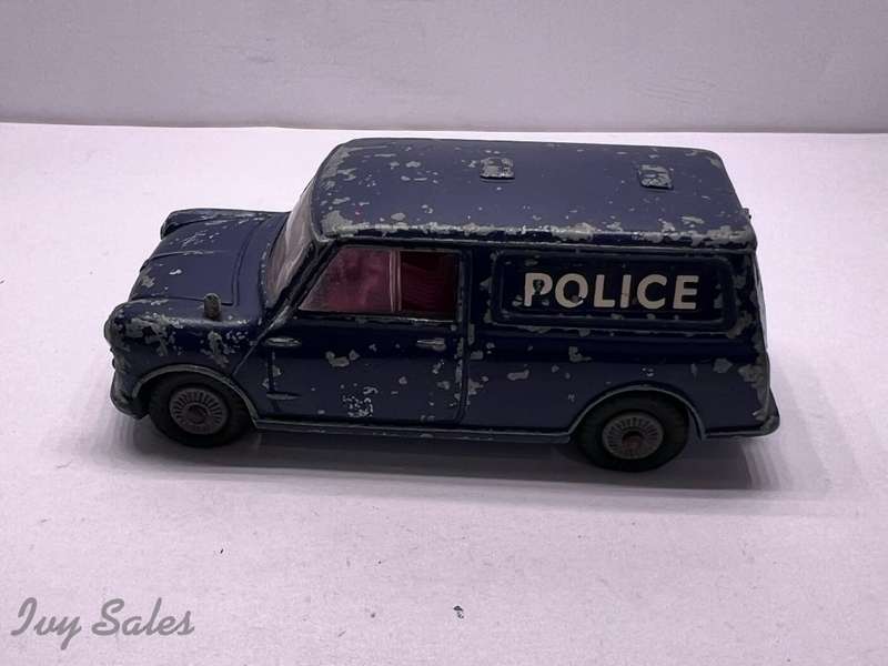 CORGI TOYS POLICE AUSTIN MINI-VAN