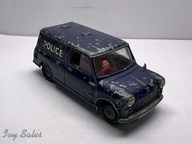 CORGI TOYS POLICE AUSTIN MINI-VAN