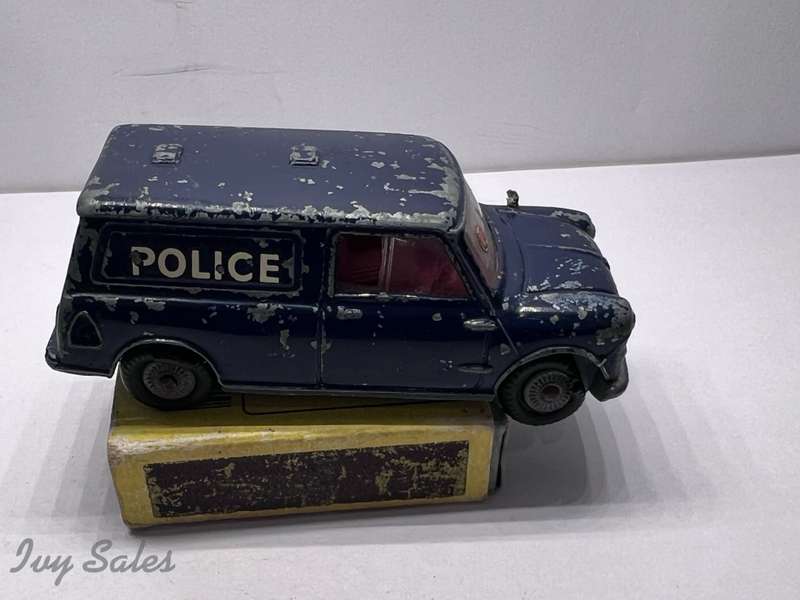 CORGI TOYS POLICE AUSTIN MINI-VAN