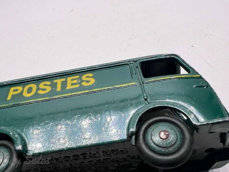 French Dinky Toys #25B Peugeot D3A Posts