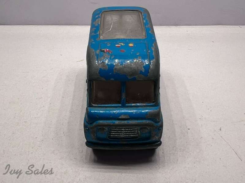 Matchbox #47 Commer Ice Cream Canteen Truck