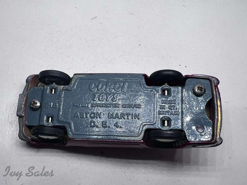 CORGI TOYS ASTON MARTIN - REPAINT
