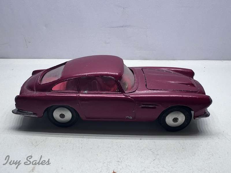 CORGI TOYS ASTON MARTIN - REPAINT