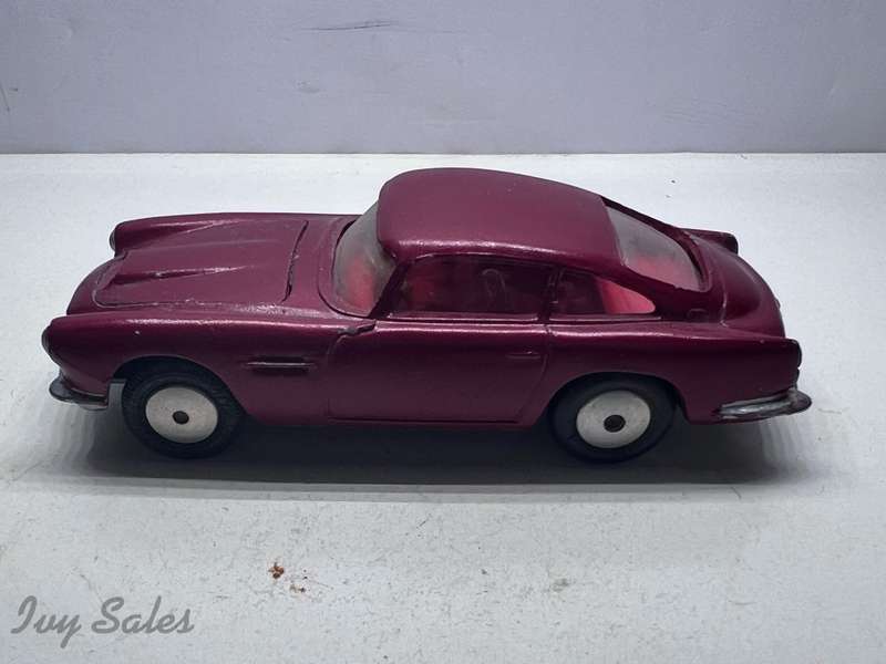 CORGI TOYS ASTON MARTIN - REPAINT