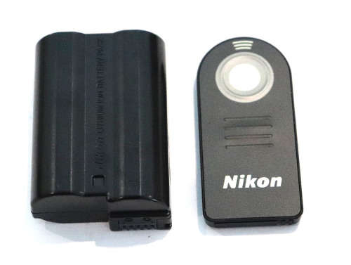 Nikon D7000 + Extras