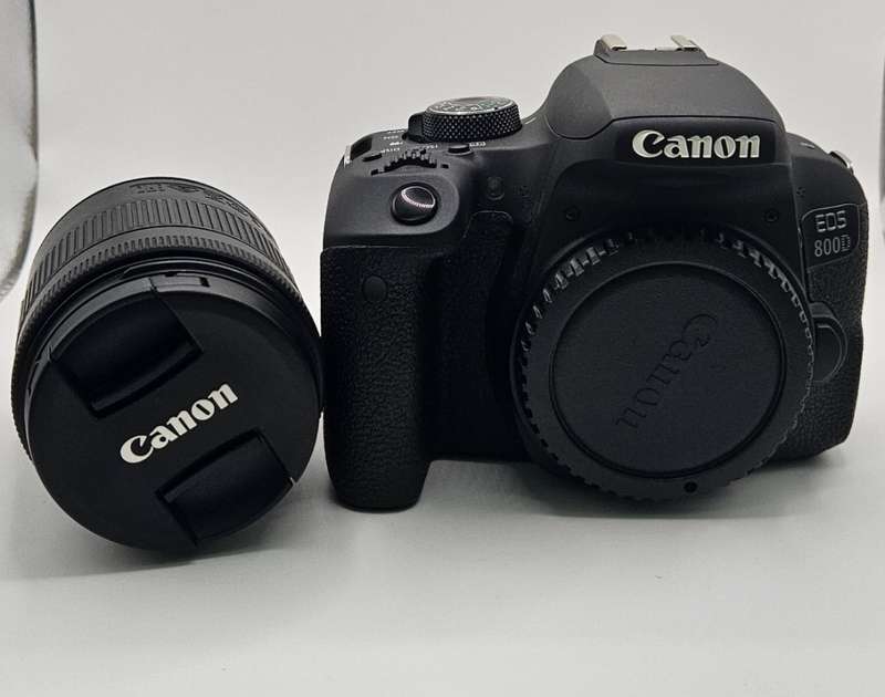 Canon EOS 800D DSLR with 18-55 IS STM Lens