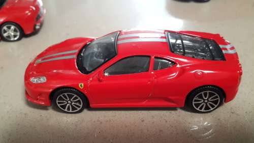 Ferrari x 3 Mercedez Benz x 1 - Burango & Maisto