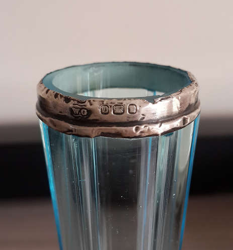Posy vase William Goss London - clearly marked c 1926-27