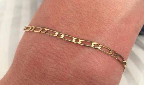 Solid 9ct gold bracelet - 2g