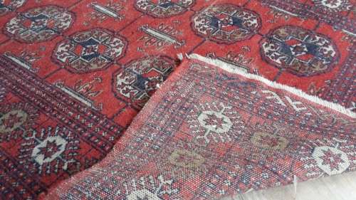 Lovely hand-knotted Persian carpet