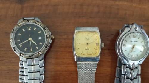 10 wristwatches for spares or repairs