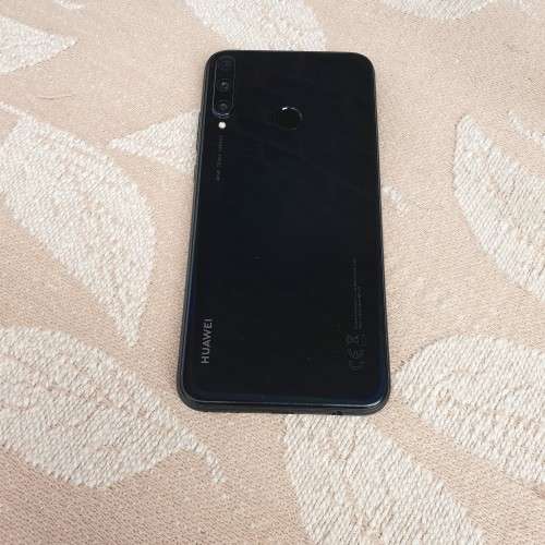 HUAWEI Y7P - 64GB / LIKE NEW **48MP TRIPLE CAM** BOXED
