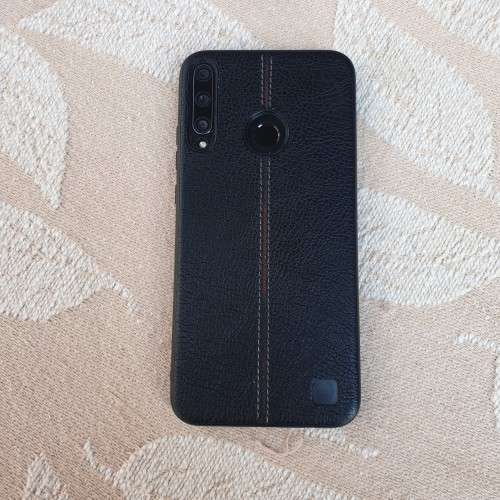 HUAWEI Y7P - 64GB / LIKE NEW **48MP TRIPLE CAM** BOXED