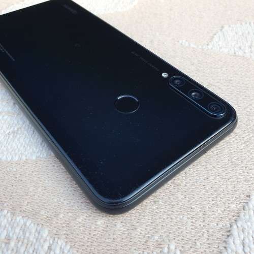 HUAWEI Y7P - 64GB / LIKE NEW **48MP TRIPLE CAM** BOXED